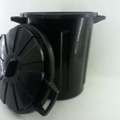 Poubelle plastique 80 L avec couvert  **